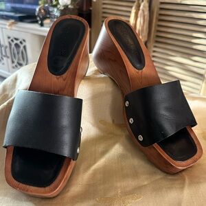 Splendid Black Vegan Leather Brexlee Wood Look Platform Clogs / Sandals / Mules.